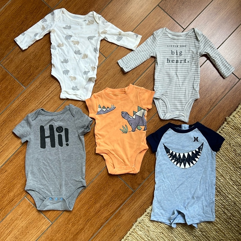 5 onesies - 3 months